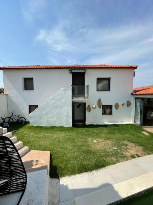 Oezel Havuzlu Kiralik Tas Villa Kusadası Exteriér fotografie