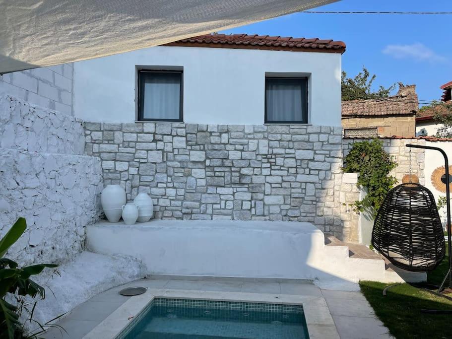 Oezel Havuzlu Kiralik Tas Villa Kusadası Exteriér fotografie